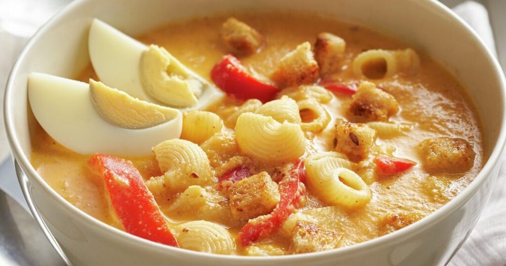 Sopa De Pimientos Rellenos (La Comida Reconfortante Perfecta) sopa de pimientos rellenos la comida reconfortante perfecta