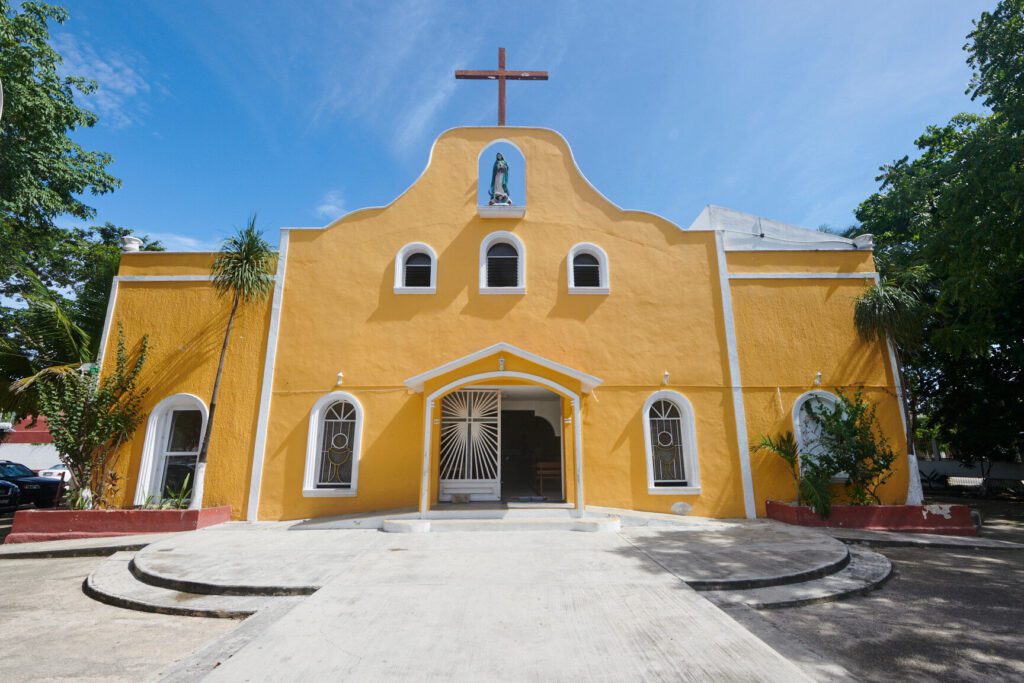 Descubre la belleza histórica de la Iglesia Católica en Tulum, México descubre la belleza historica de la iglesia catolica en tulum mexico