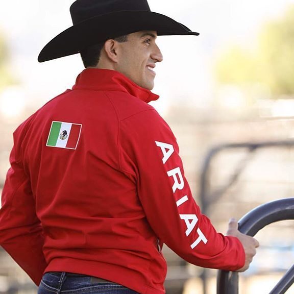 ¡Descubre la chaqueta roja de Ariat en México que te hará lucir increíblemente elegante! descubre la chaqueta roja de ariat en mexico que te hara lucir increiblemente elegante