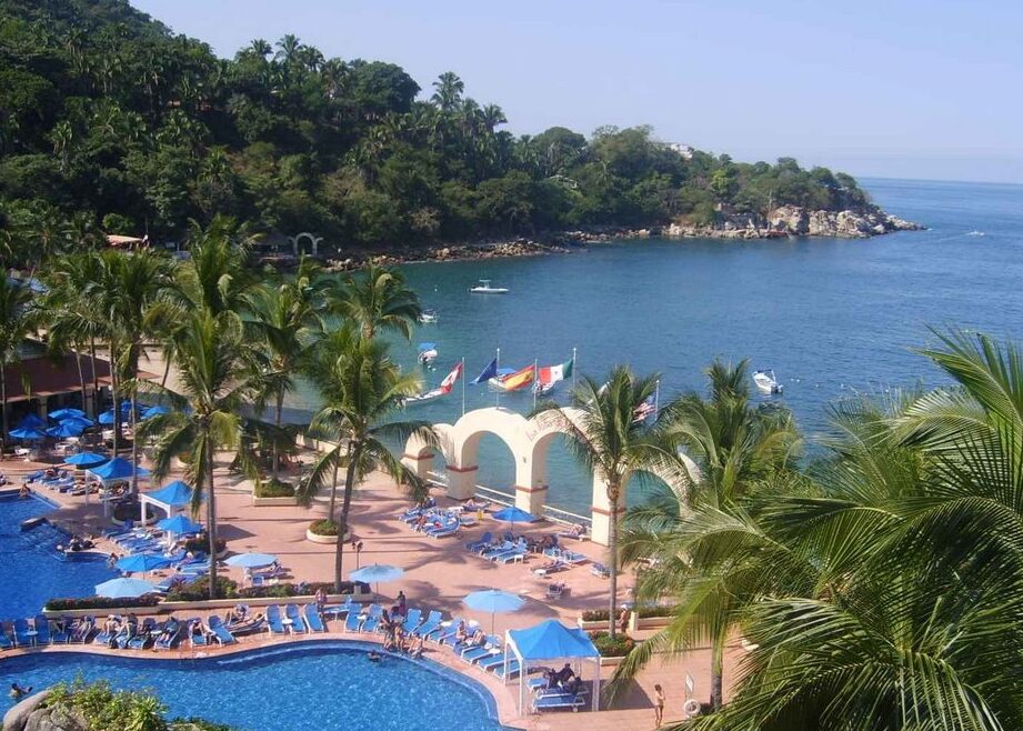 descubre el paraiso escondido en la jolla de mismaloya mexico una joya natural por