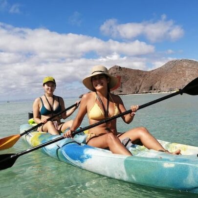 Explora la belleza del kayaking en La Paz, México: ¡Una aventura acuática que no puedes perderte! explora la belleza del kayaking en la paz mexico una aventura acuatica que no puedes perderte 1