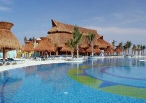 descubre el paraiso en copacabana beach resort el mejor destino vacacional en riviera maya